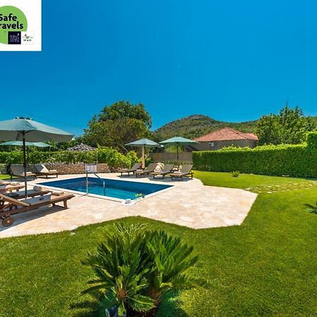 Vila Vergatum-Privacy,Gym,Billiards,Table Tennis Donji Brgat ภายนอก รูปภาพ