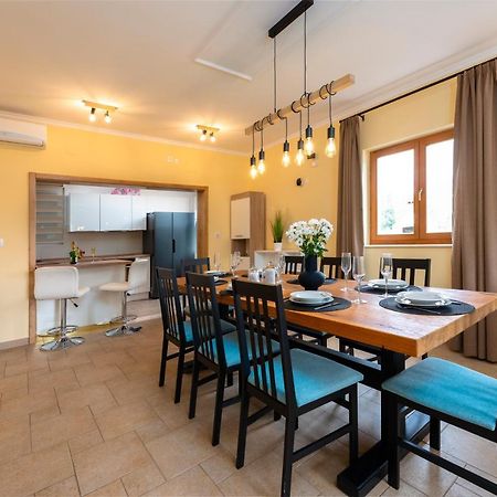 Vila Vergatum-Privacy,Gym,Billiards,Table Tennis Donji Brgat ภายนอก รูปภาพ