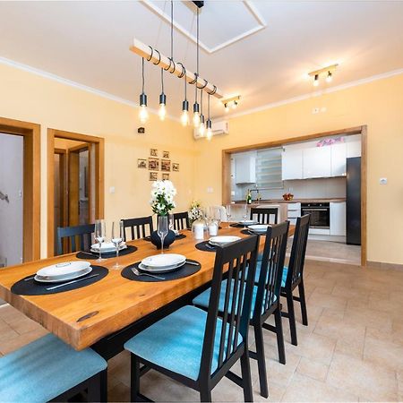 Vila Vergatum-Privacy,Gym,Billiards,Table Tennis Donji Brgat ภายนอก รูปภาพ