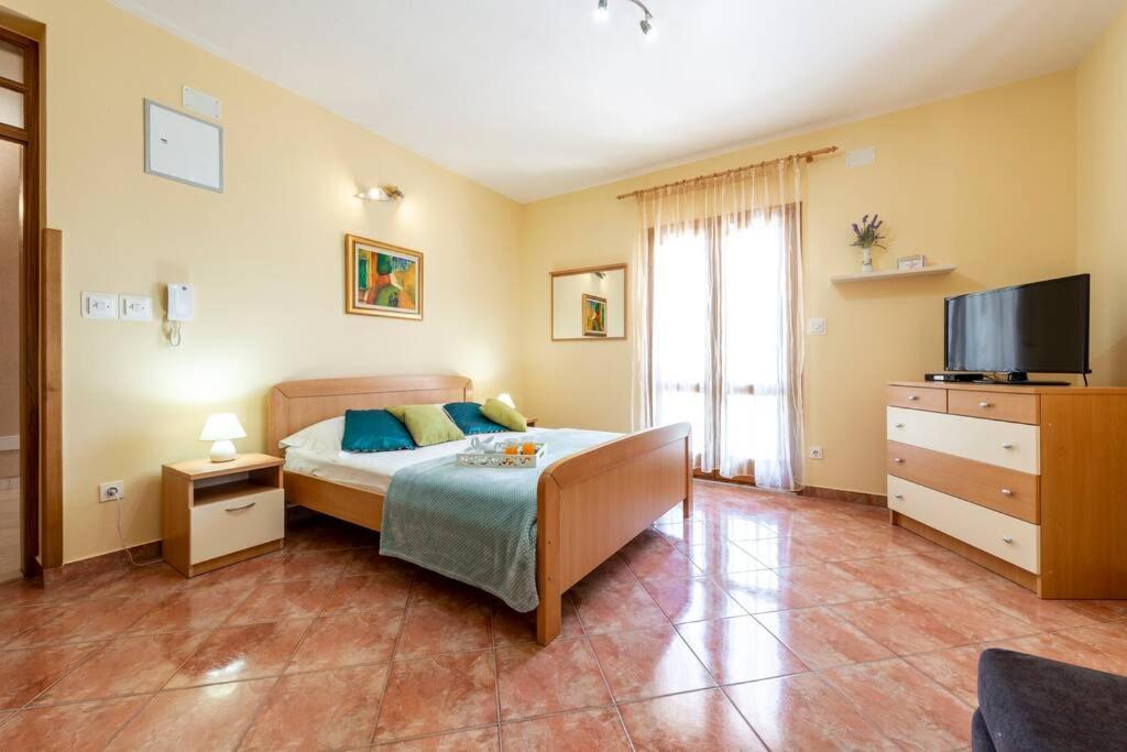 Vila Vergatum-Privacy,Gym,Billiards,Table Tennis Donji Brgat ภายนอก รูปภาพ