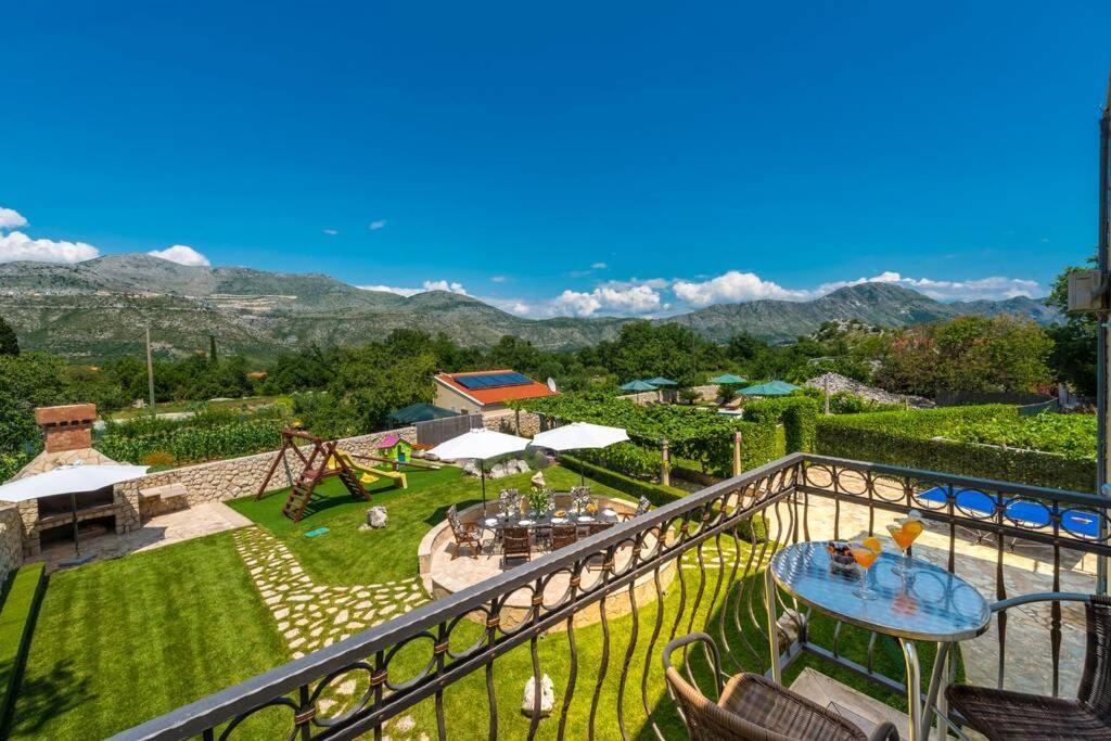 Vila Vergatum-Privacy,Gym,Billiards,Table Tennis Donji Brgat ภายนอก รูปภาพ