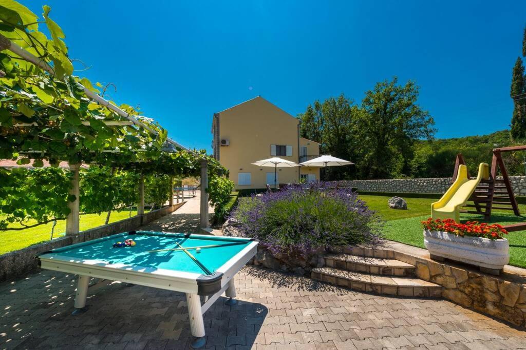 Vila Vergatum-Privacy,Gym,Billiards,Table Tennis Donji Brgat ภายนอก รูปภาพ