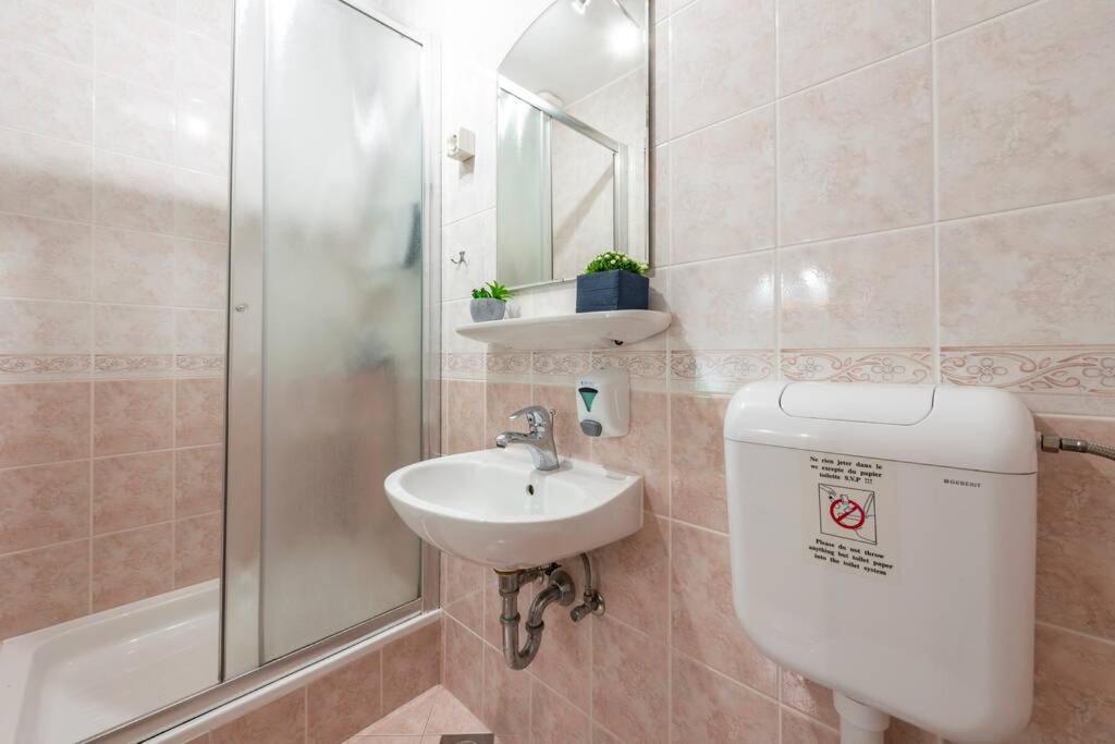 Vila Vergatum-Privacy,Gym,Billiards,Table Tennis Donji Brgat ภายนอก รูปภาพ