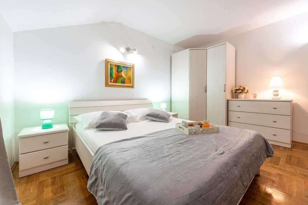 Vila Vergatum-Privacy,Gym,Billiards,Table Tennis Donji Brgat ภายนอก รูปภาพ