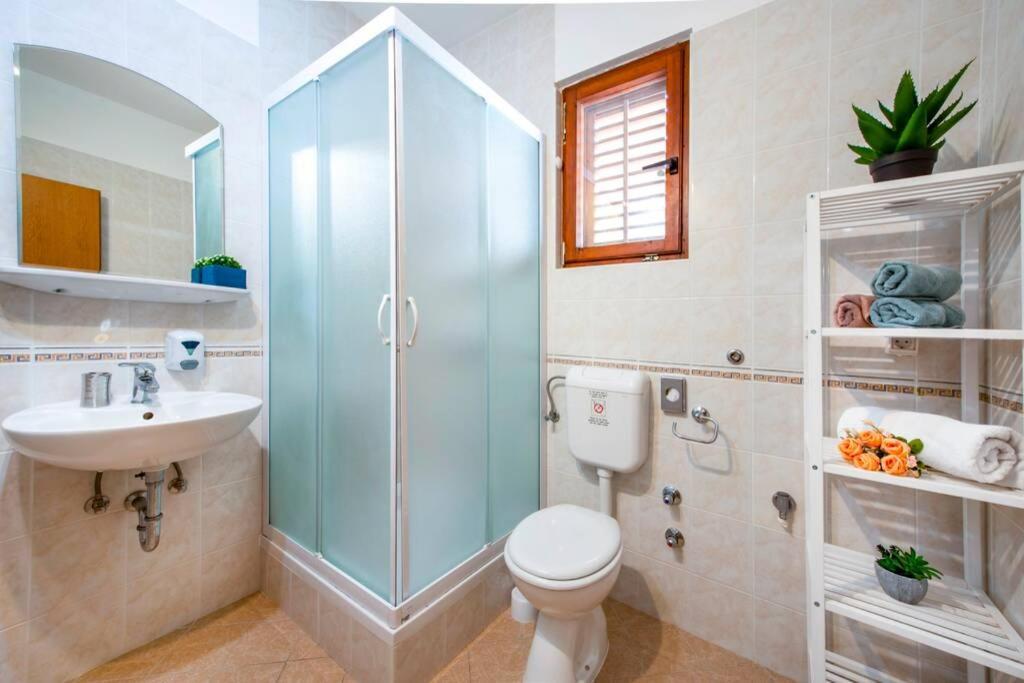 Vila Vergatum-Privacy,Gym,Billiards,Table Tennis Donji Brgat ภายนอก รูปภาพ