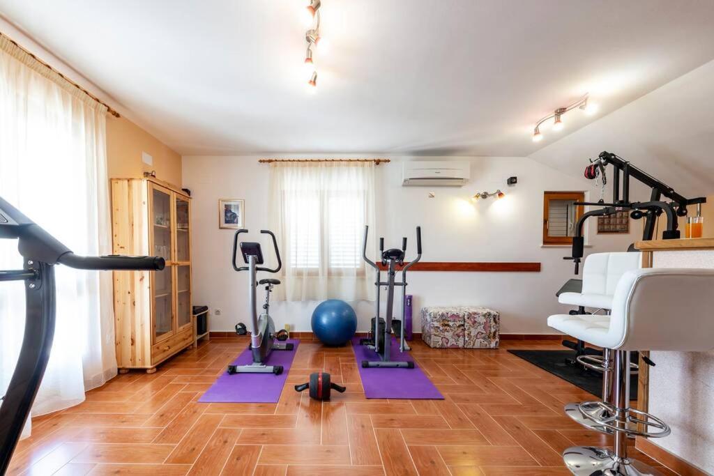 Vila Vergatum-Privacy,Gym,Billiards,Table Tennis Donji Brgat ภายนอก รูปภาพ