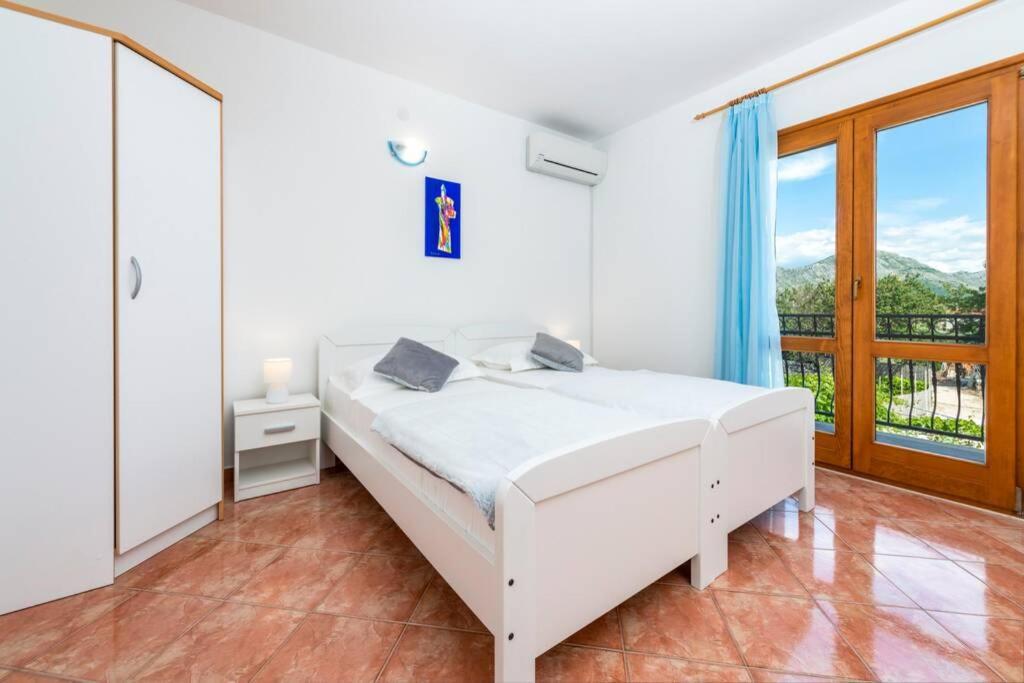 Vila Vergatum-Privacy,Gym,Billiards,Table Tennis Donji Brgat ภายนอก รูปภาพ