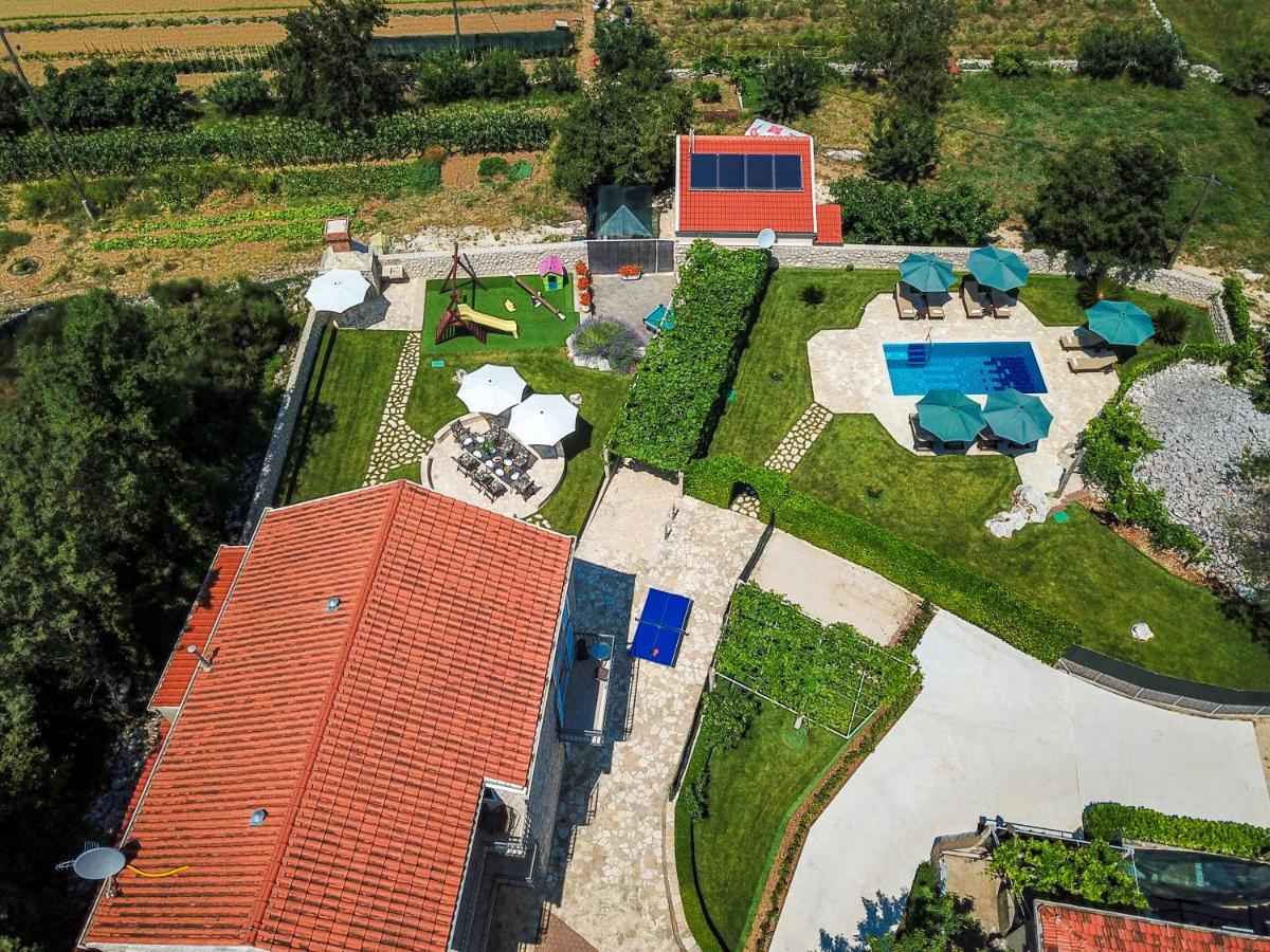 Vila Vergatum-Privacy,Gym,Billiards,Table Tennis Donji Brgat ภายนอก รูปภาพ