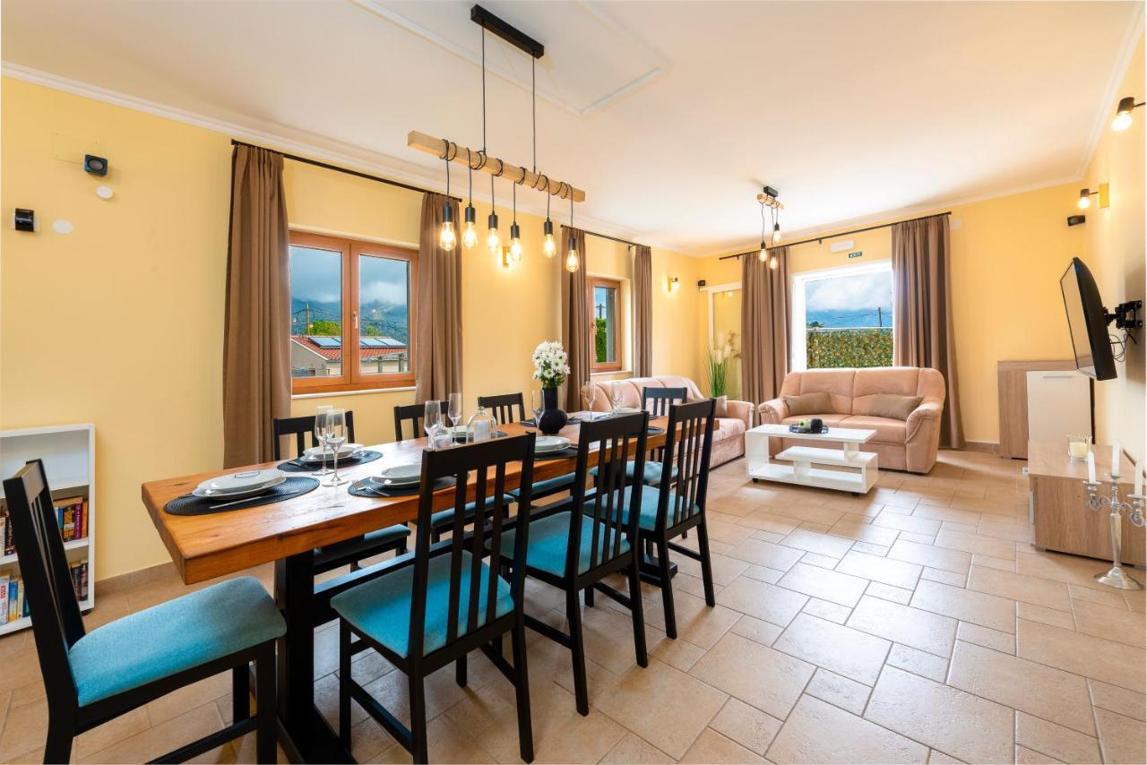 Vila Vergatum-Privacy,Gym,Billiards,Table Tennis Donji Brgat ภายนอก รูปภาพ